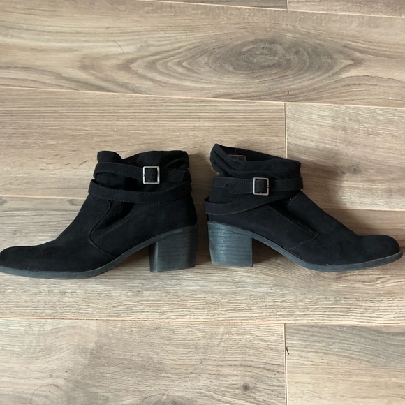 American Eagle Black Booties